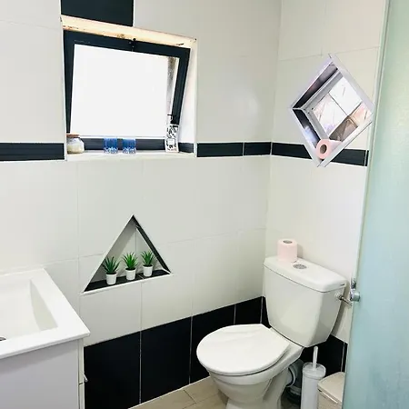 דרך עצי הזית - Through The Olive Tree Apartment Neve Ilan Exterior photo